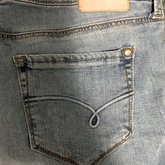 Mavi Jean Shorts. Size 28. - Picture 4 of 4